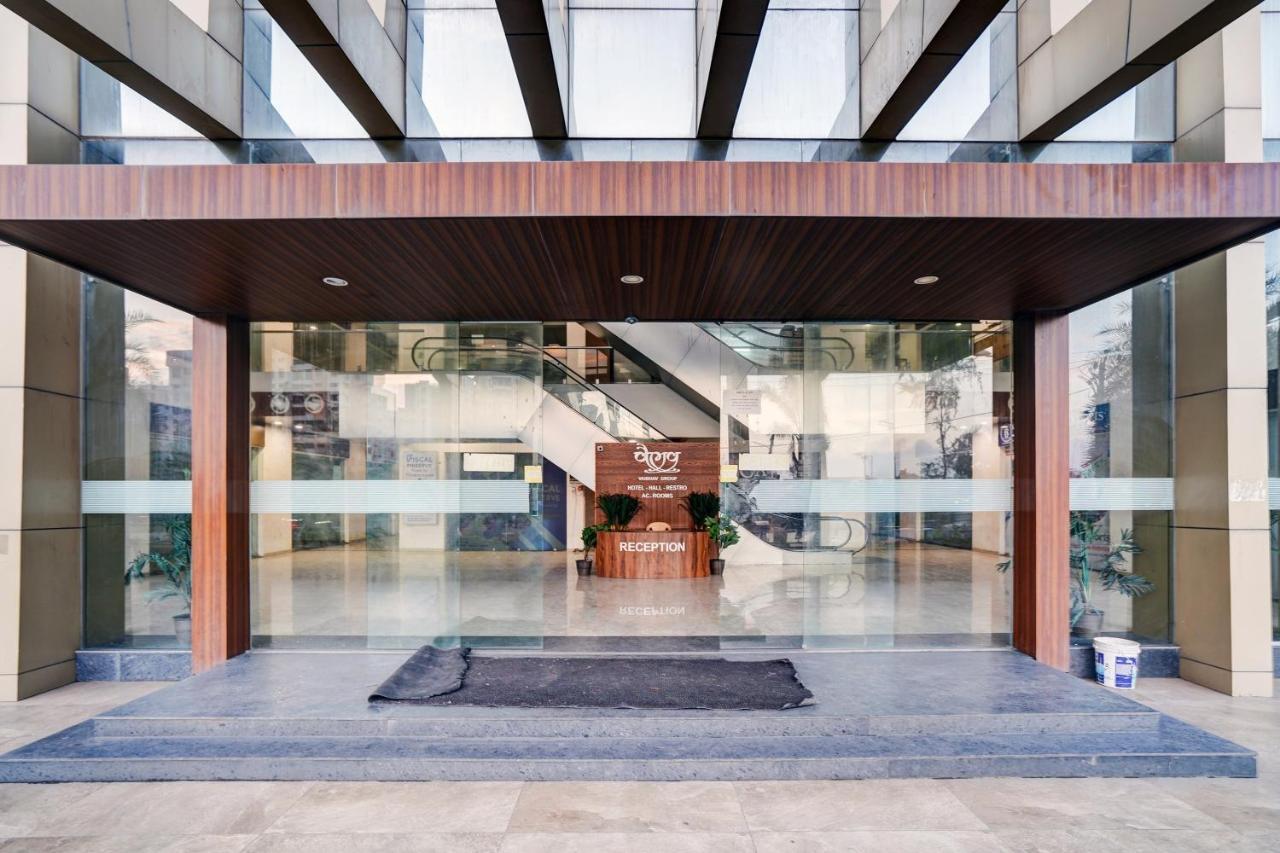 Townhouse Oak Hotel Vaibhav Σουράτ Εξωτερικό φωτογραφία