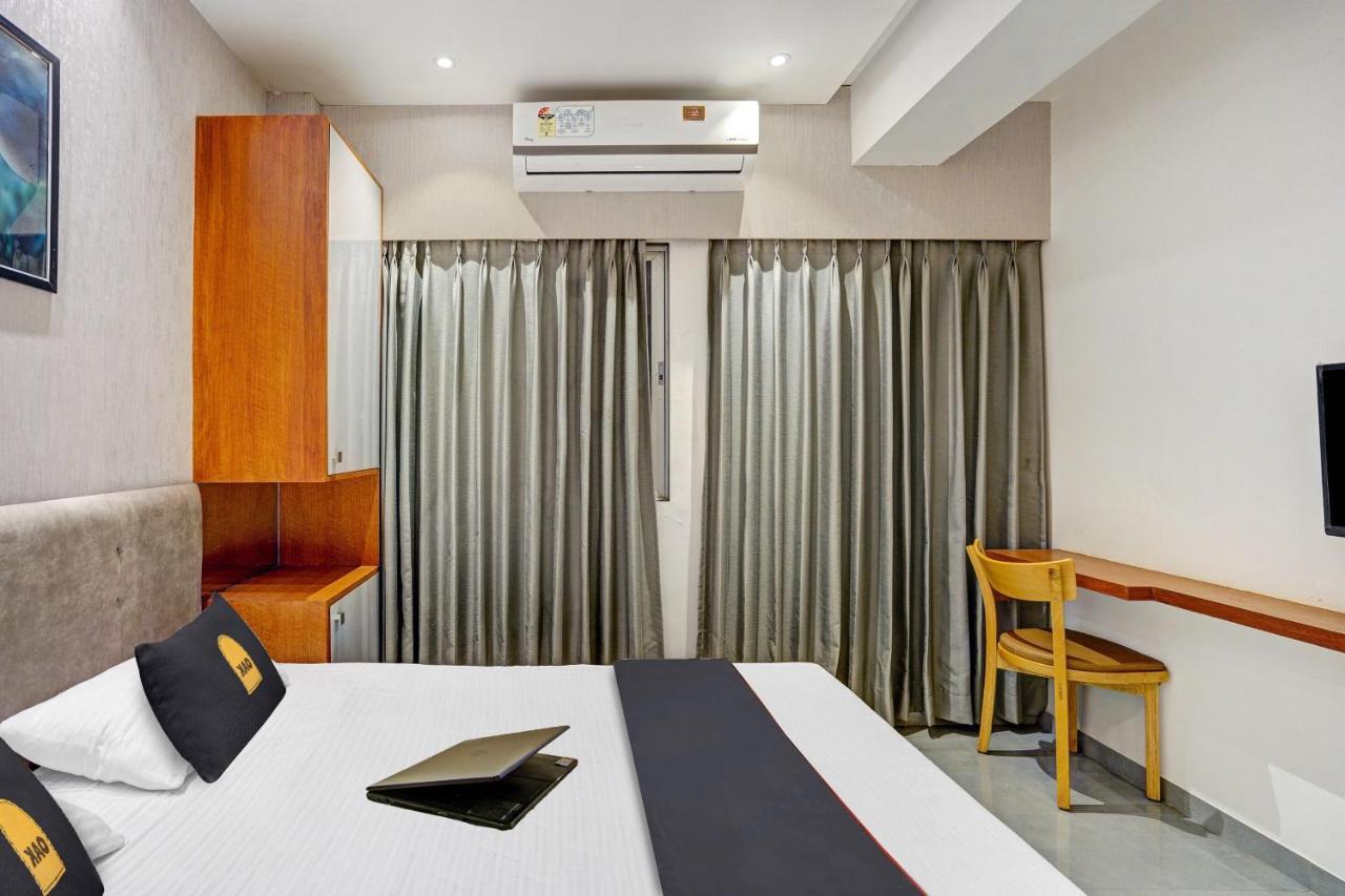 Townhouse Oak Hotel Vaibhav Σουράτ Εξωτερικό φωτογραφία