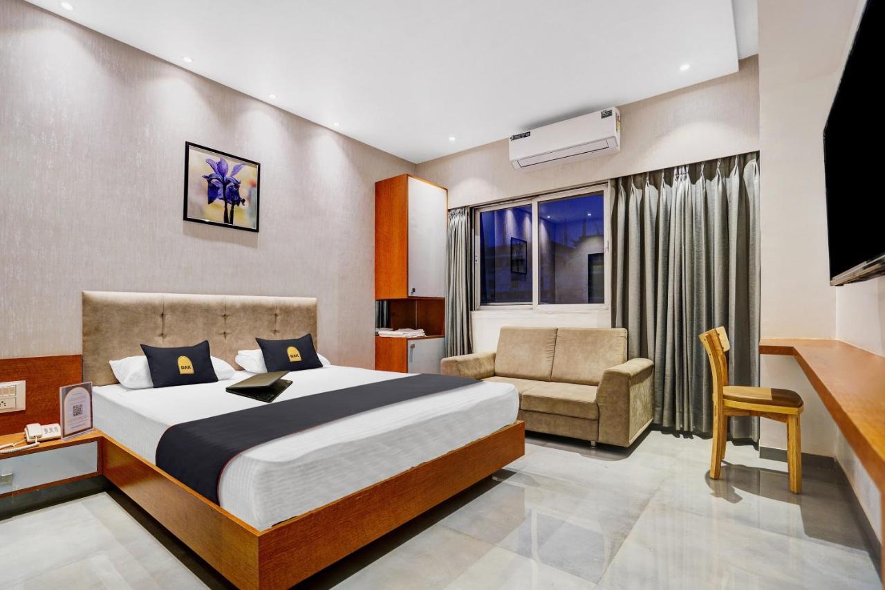 Townhouse Oak Hotel Vaibhav Σουράτ Εξωτερικό φωτογραφία