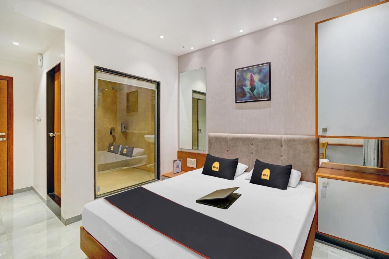 Townhouse Oak Hotel Vaibhav Σουράτ Εξωτερικό φωτογραφία