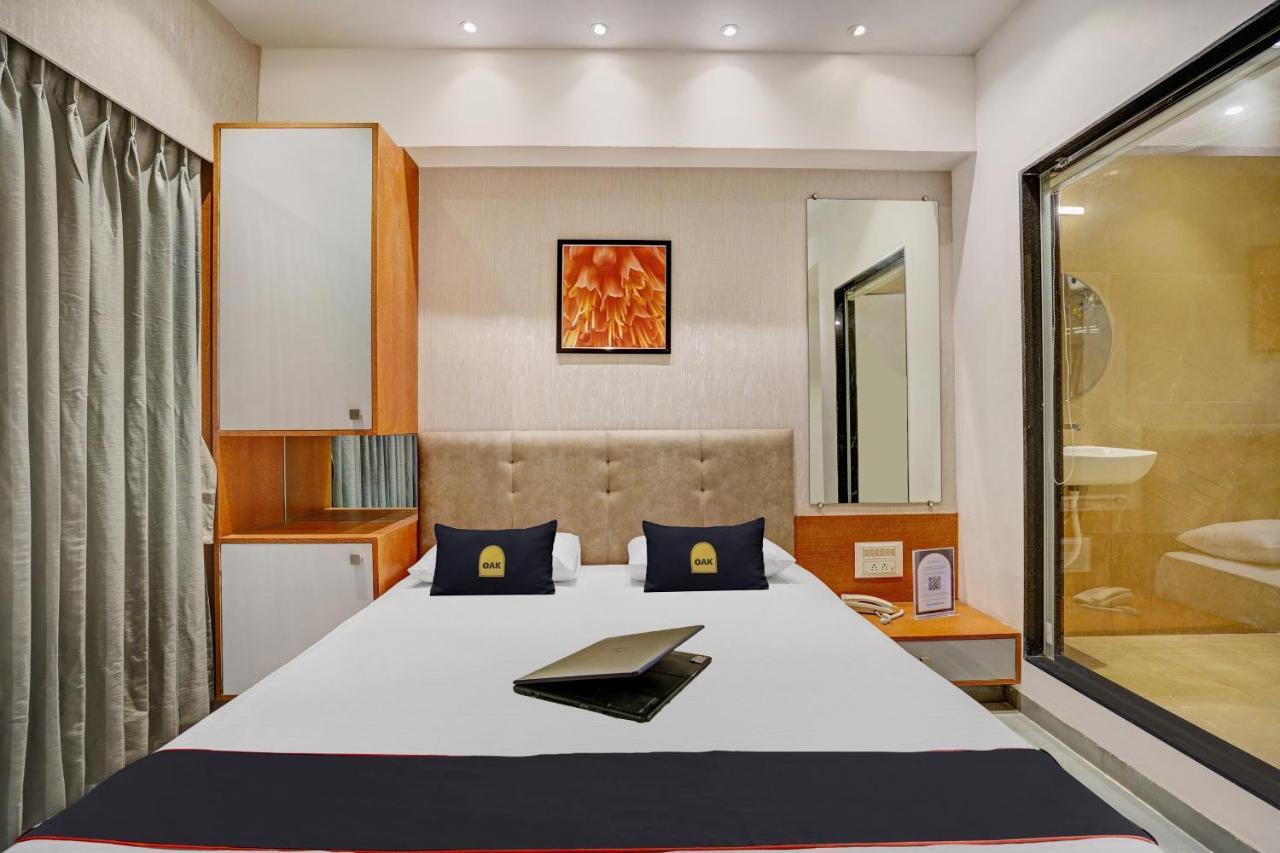 Townhouse Oak Hotel Vaibhav Σουράτ Εξωτερικό φωτογραφία